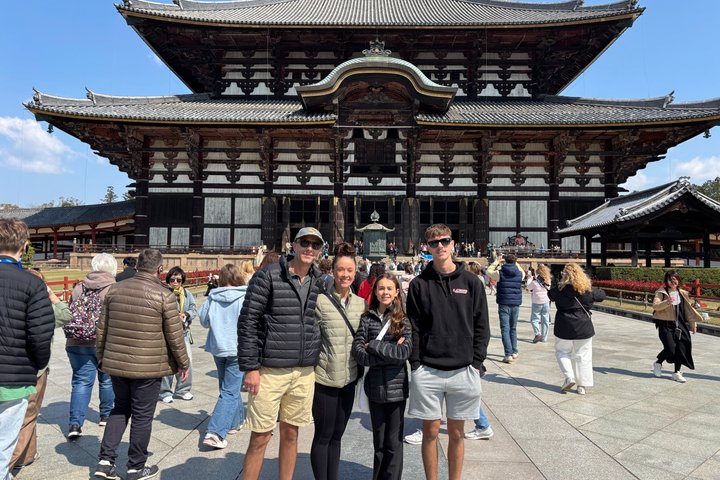 Excursion d'une journée à Nara au départ d'Osaka en voiture privée avec Guide licencié