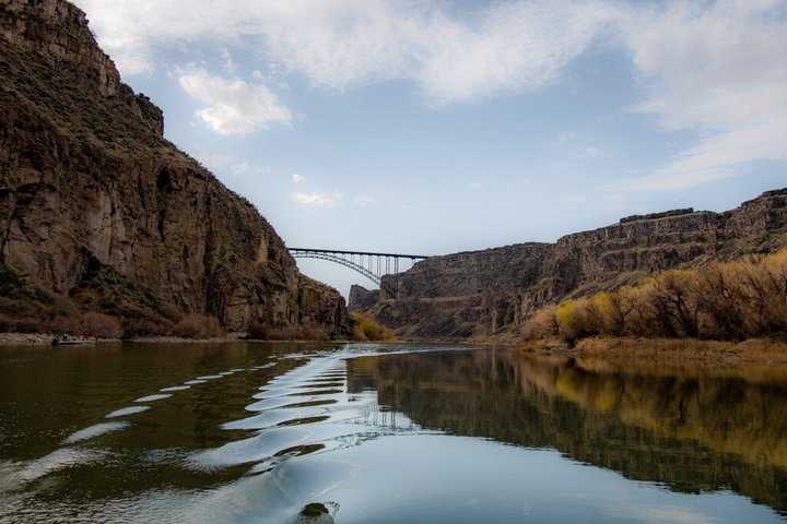 Tour panorámico en barco a Pillar Falls en Twin Falls, Idaho
