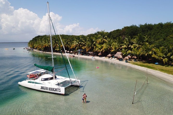 Dagstur till Bocas del Toro Catamaran med segelsnorkel och lunch