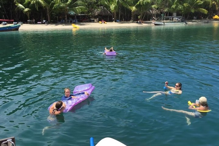 Dagstur till Bocas del Toro Catamaran med segelsnorkel och lunch