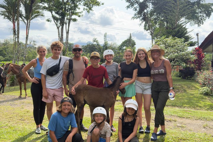 Horseback Riding Adventure i La Fortuna med River Crossings