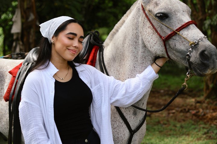 Horseback Riding Adventure i La Fortuna med River Crossings
