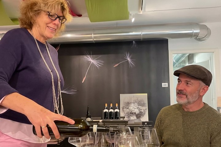 Truffeljacht en kaas-, truffel- en wijnproeverij in de buurt van Alba