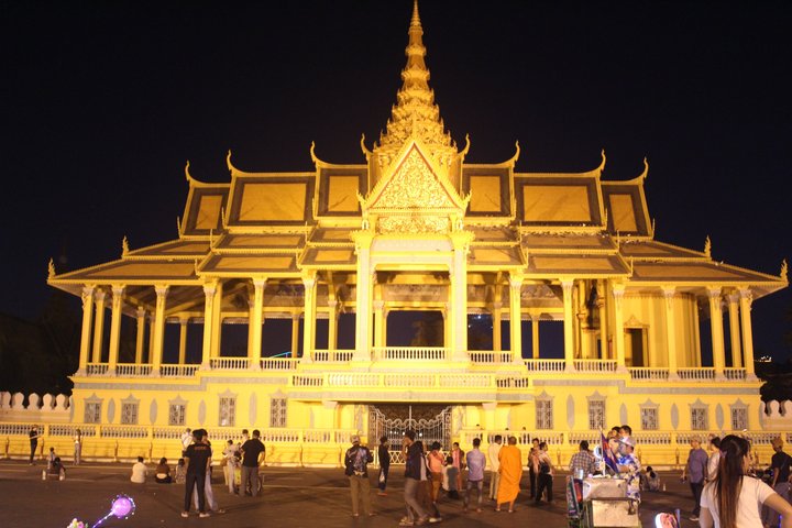 Kungliga slottet, Nationalmuseum, Killing Fields och Tuol Sleng tour