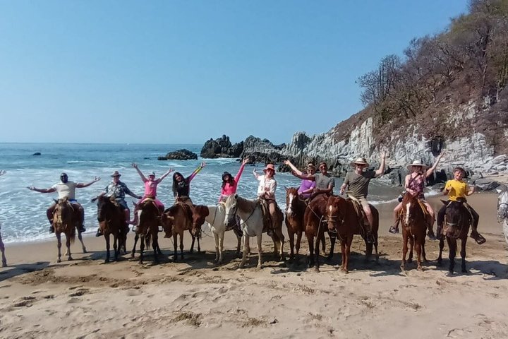 Excursão privada a cavalo em Ixtapa Zihuatanejo em Playa Larga