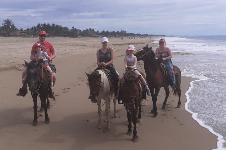 Excursão privada a cavalo em Ixtapa Zihuatanejo em Playa Larga