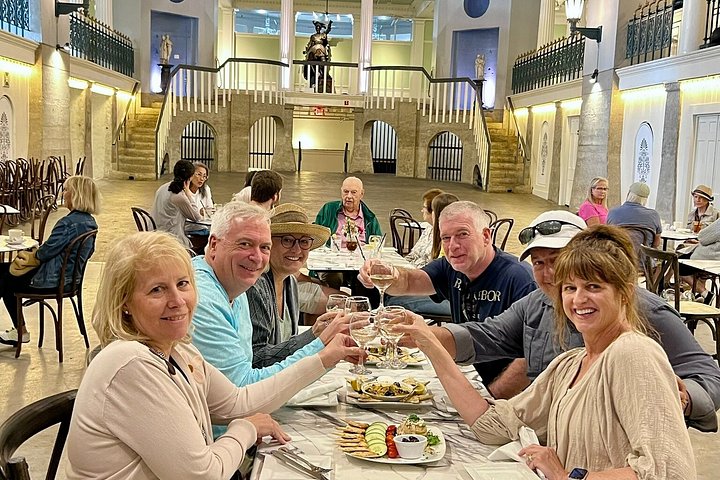 Tour Gastronómico Histórico de San Agustín en Carro Eléctrico con Recogida
