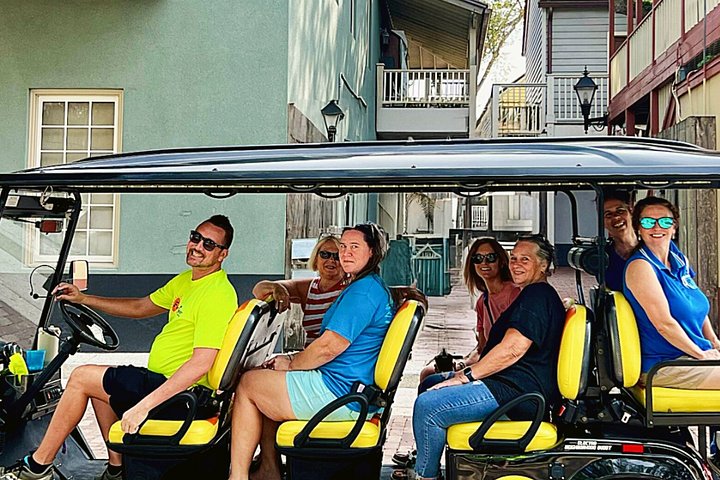 Tour Gastronómico Histórico de San Agustín en Carro Eléctrico con Recogida