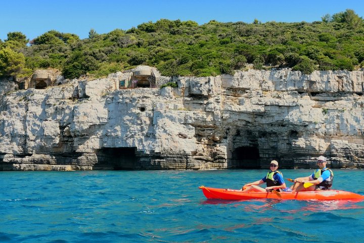 KAYAK & SNORKEL ÄVENTYR - Havsgrottor och Vilda Kusten Utforska