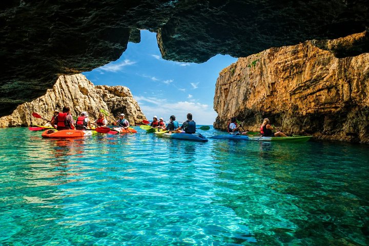 KAYAK & SNORKEL ÄVENTYR - Havsgrottor och Vilda Kusten Utforska
