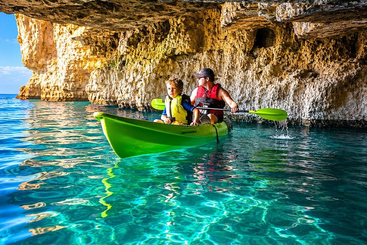 KAYAK & SNORKEL ÄVENTYR - Havsgrottor och Vilda Kusten Utforska