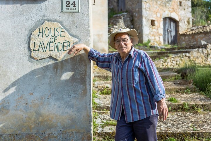 Hidden Hvar Eco Tuk Tuk Tour: Campos de Lavanda, Aldeias e Vistas