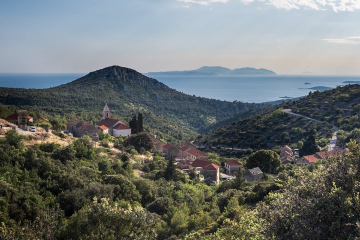 Hidden Hvar Eco Tuk Tuk Tour: Campos de Lavanda, Aldeias e Vistas