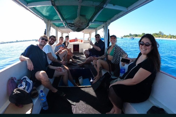 Tour privado de buceo Gili : Tortugas, Arrecifes + GoPro & Drone