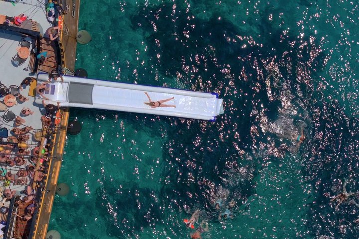 Crucero de lujo por 3 islas con 4 paradas para nadar con el Capitán Morgan