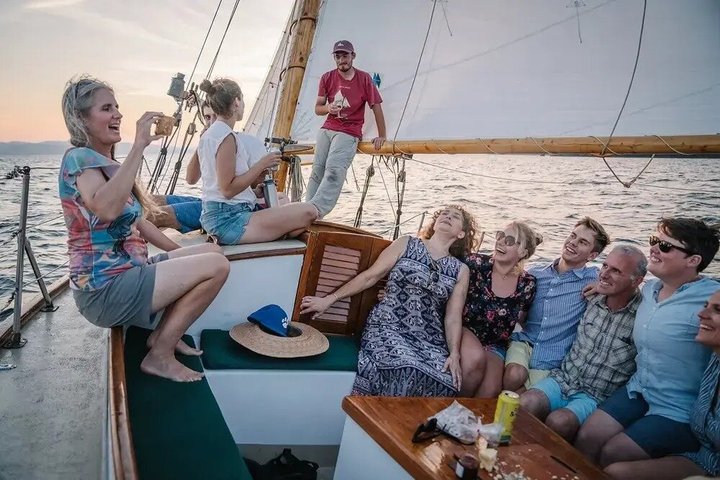 Cruzeiro de história do Lago Champlain com Guia do Museu Marítimo