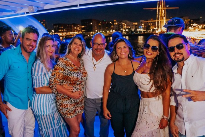 Crucero nocturno en yate por Clearwater Beach