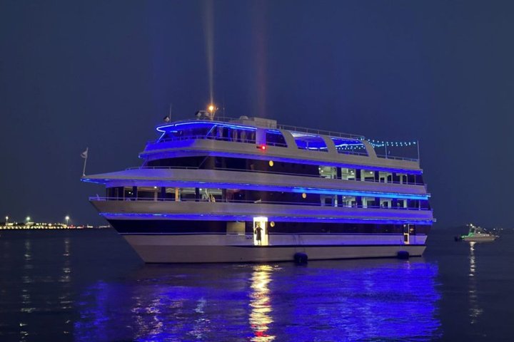 Crucero nocturno en yate por Clearwater Beach