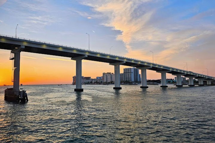 Crucero nocturno en yate por Clearwater Beach