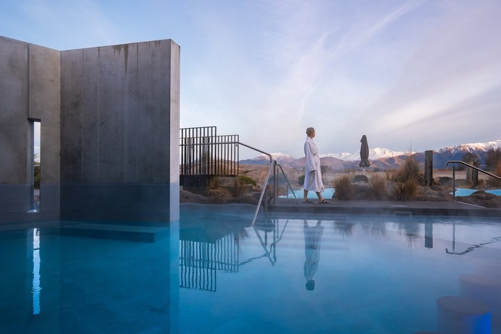 Premium bare for voksne varme bassenger med swim up bar og restaurant