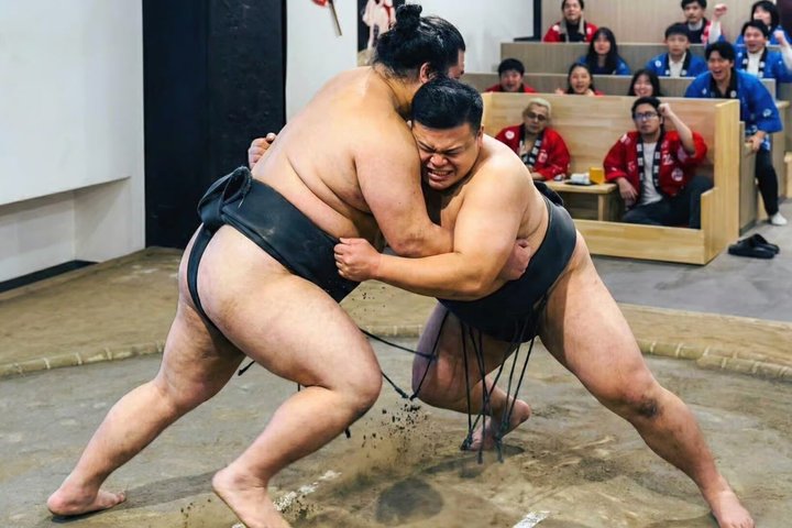 Tokyo Ginza Sumo Experience: Sparring with Champions&Free Chanko