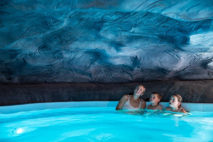 Piscines chaudes familiales avec vue imprenable sur la montagne à Methven