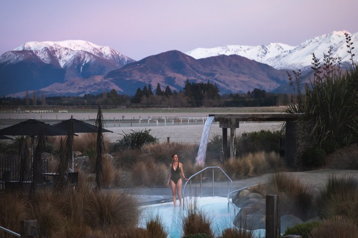 Piscines chaudes familiales avec vue imprenable sur la montagne à Methven