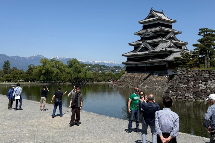 Matsumoto-Rundreise: Burg, Miso, Wasabi, Wein & Ukiyo-e