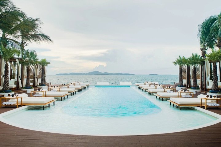 Pattaya SINA Beach Club Siège privé avec vue sur l'océan et la piscine