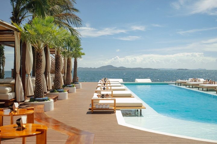 Pattaya SINA Beach Club Siège privé avec vue sur l'océan et la piscine