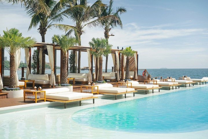 Pattaya SINA Beach Club Siège privé avec vue sur l'océan et la piscine