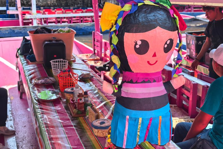 Excursion privée en bateau pour les familles à Mexico et Xochimilco (UNESCO)