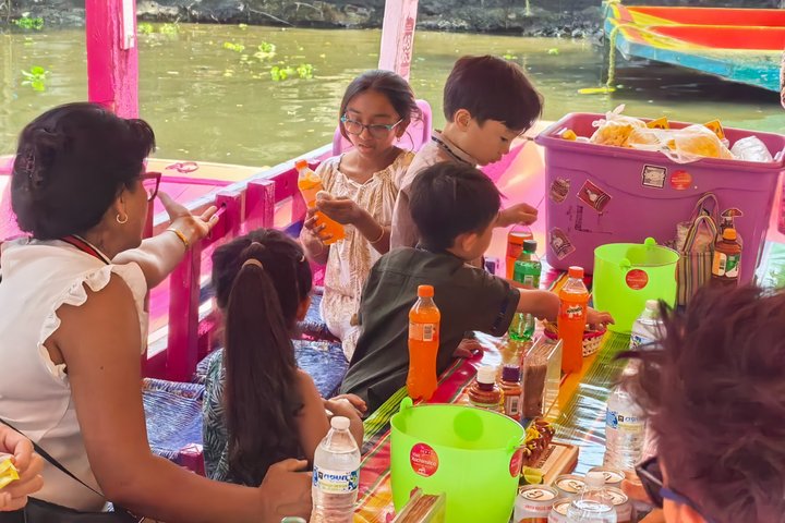 Excursion privée en bateau pour les familles à Mexico et Xochimilco (UNESCO)