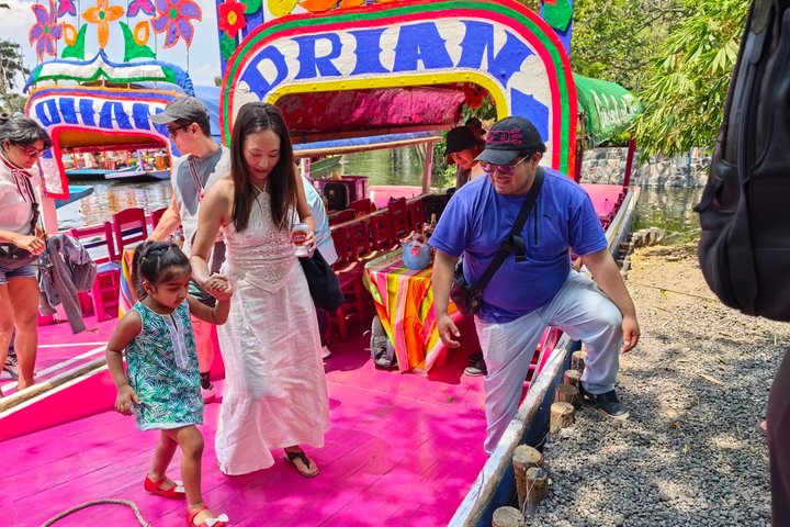 Excursion privée en bateau pour les familles à Mexico et Xochimilco (UNESCO)