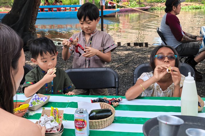Excursion privée en bateau pour les familles à Mexico et Xochimilco (UNESCO)