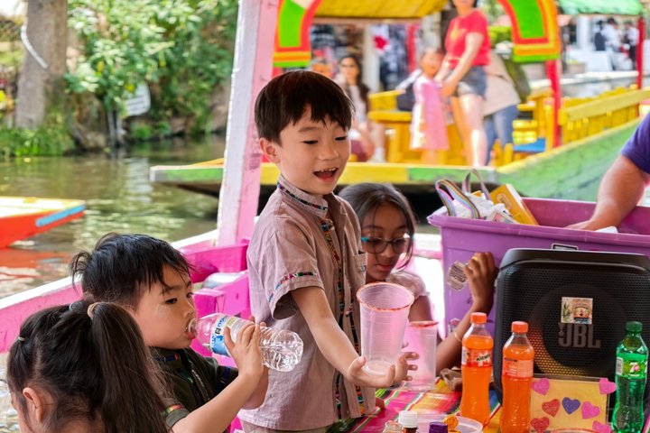 Excursion privée en bateau pour les familles à Mexico et Xochimilco (UNESCO)