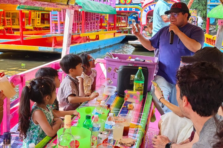Excursion privée en bateau pour les familles à Mexico et Xochimilco (UNESCO)