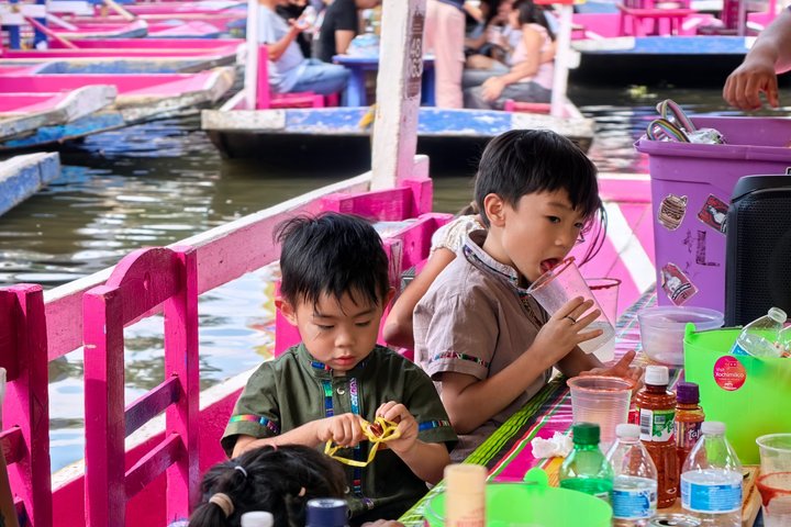 Excursion privée en bateau pour les familles à Mexico et Xochimilco (UNESCO)