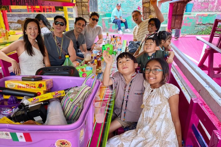 Excursion privée en bateau pour les familles à Mexico et Xochimilco (UNESCO)