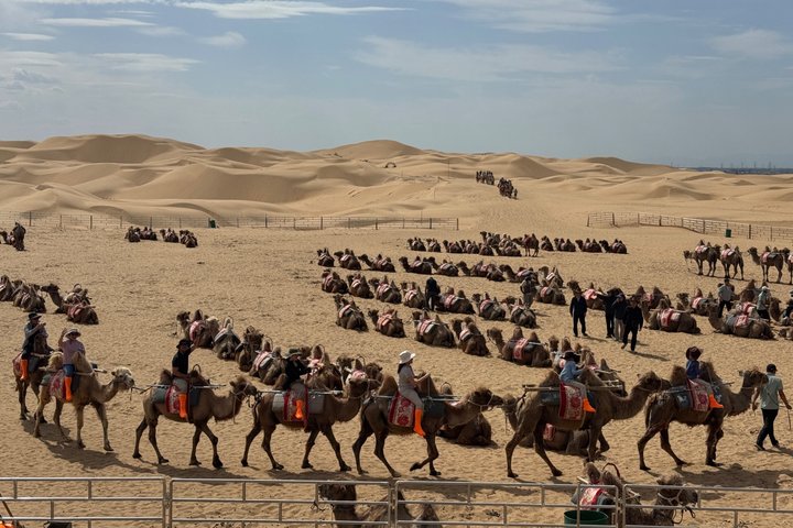 4D3N Huitengxile Grasland Wulanhada vulkaan Kubuqi Woestijn Tours