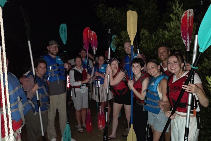 Tour de Dindin’s Biobay Tours-CLEAR BOTTOM KAYAKS en Mosquito Bay