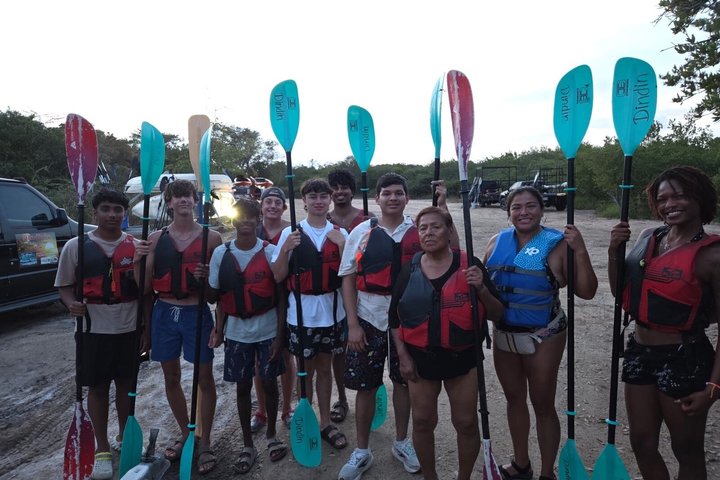 Tour de Dindin’s Biobay Tours-CLEAR BOTTOM KAYAKS en Mosquito Bay