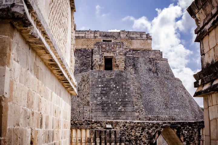 Uxmal, Hacienda Mucuyché, Cenotes y Auténtica Cocina Yucateca