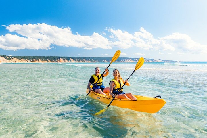 Rainbow Beach: Delfiner och vilda djur Ocean Kayak & Beach 4WD Tour