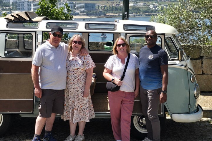 Porto: Exclusive Tour in a Vintage VW Kombi with an Open Roof
