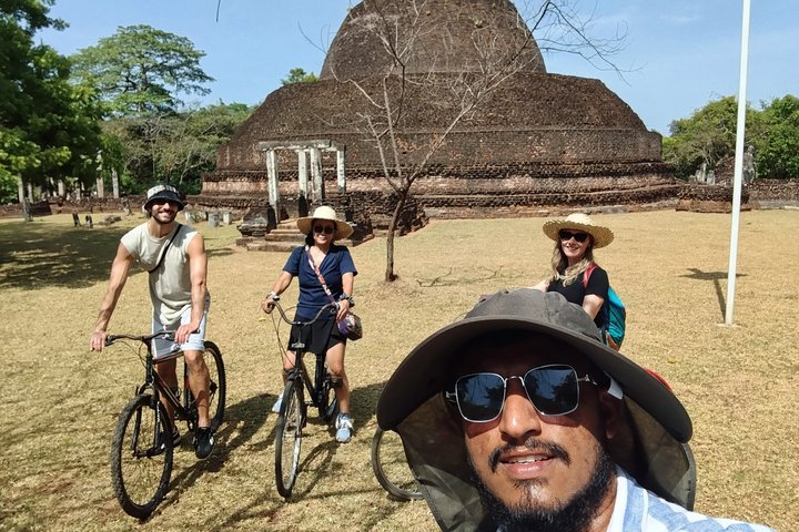 Tour Privado de Patrimônio de Anuradhapura - Tudo Incluído