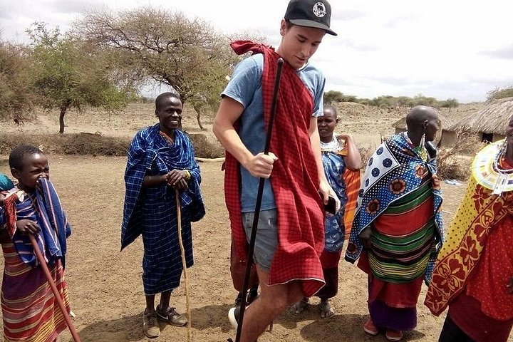 1 dagstur till Serval Wildlife Sanctuary och Massai Village Tour