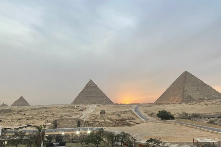 Private Giza Pyramids Great Sphinx Day Tour fra El Alamein