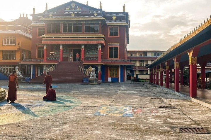 Pokhara Geführte Tibetische Klostertour mit Nachmittagsgebet