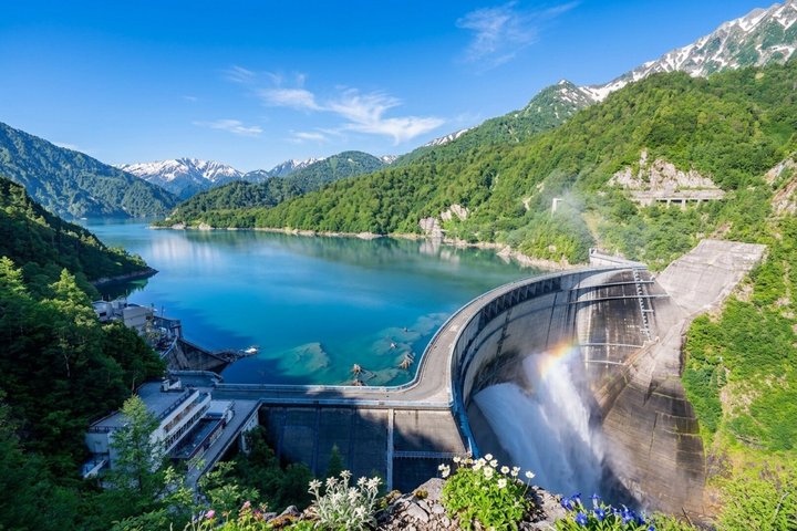 Kanazawa/Nagano : Dagtour naar Tateyama Kurobe Sneeuwmuur